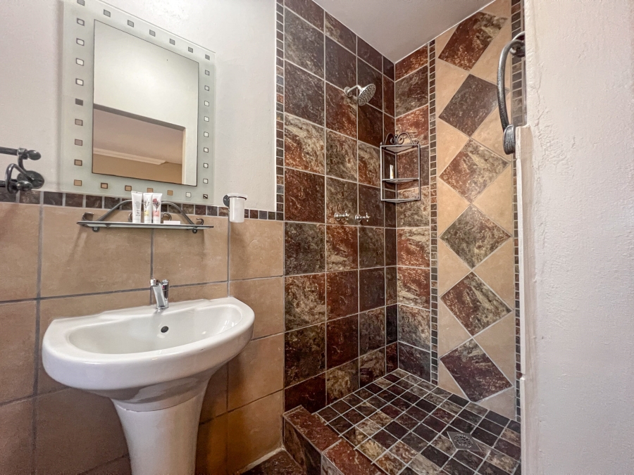 9 Bedroom Property for Sale in Myburgh Park Western Cape
